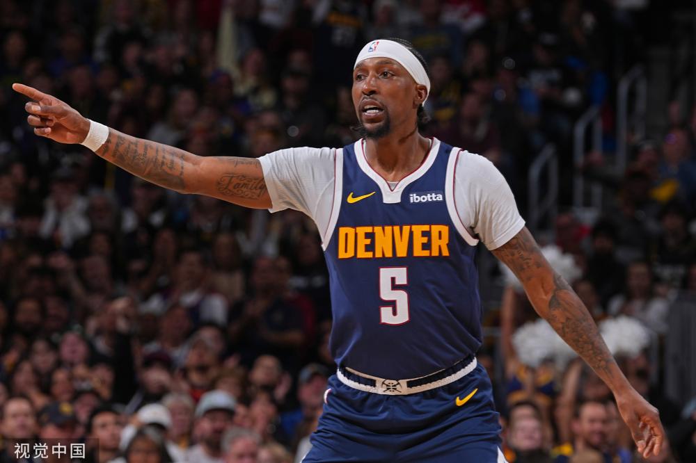 李梦与年轻 李梦与年轻