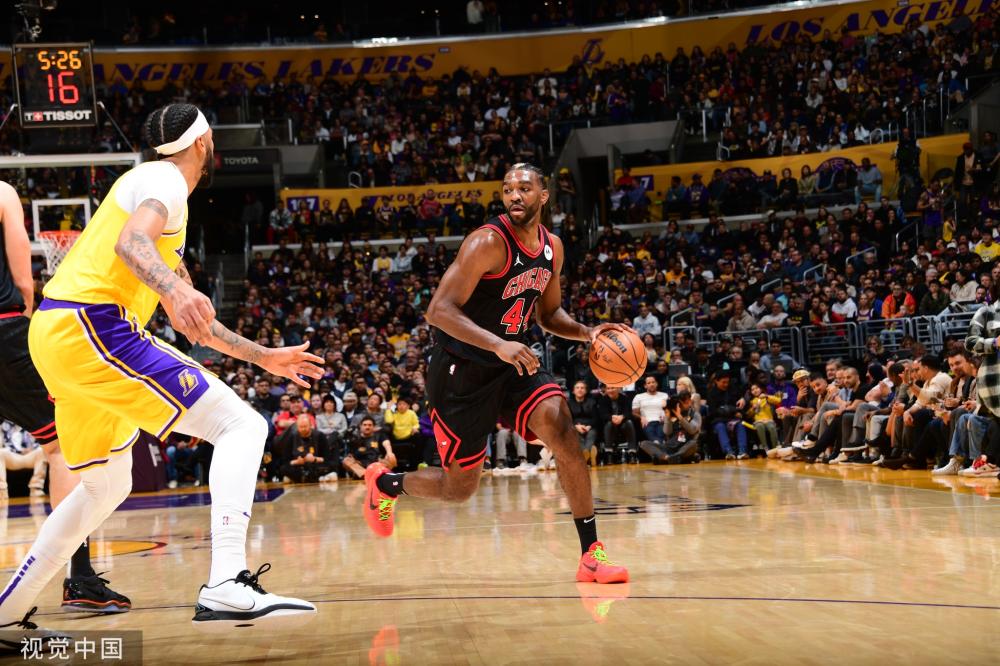 场断球的机 场断球的机